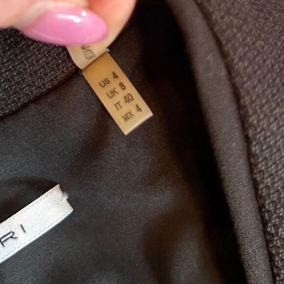 Tahari Black Blazer With Cross Stitch Detailing On Front Size 4 - Picture 5 of 9